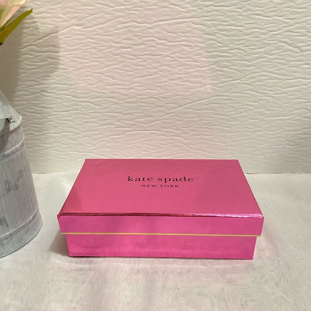 Kate spade small to medium gift box